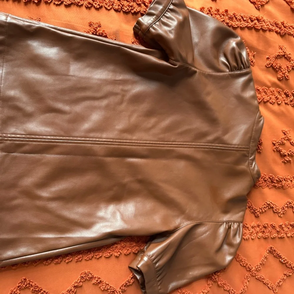 Steve Madden Jane Puff-sleeve faux leather top - Picture 3 of 5